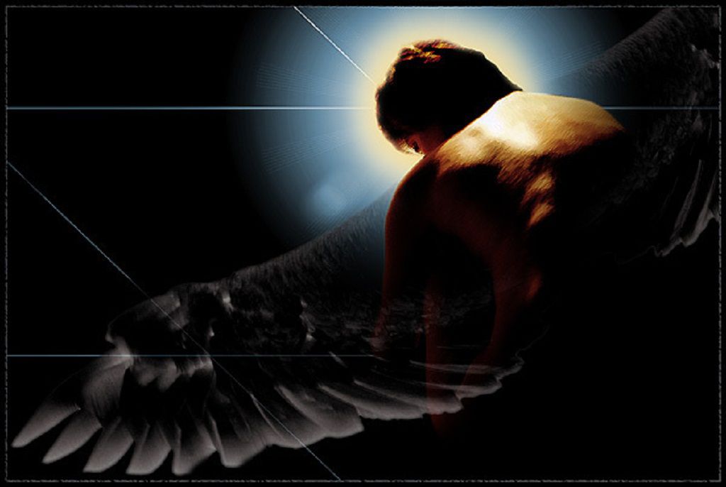 Свет и тьма в душе. Душа мужчины. Крылья души. Изображение души.